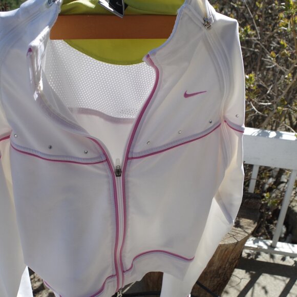 Active Nike Kids White Jacket - Picture 4 of 5